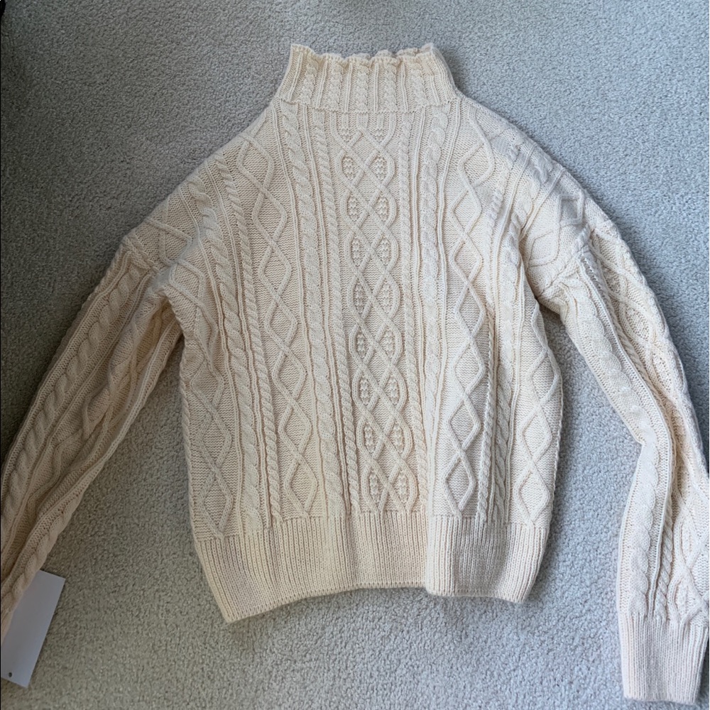 NWT Goodnight Macaroon Half turtleneck sweater